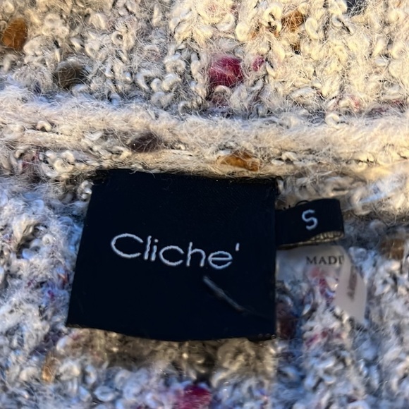 𝅺cliche. Long sleeve  sweater size medium - Picture 8 of 10